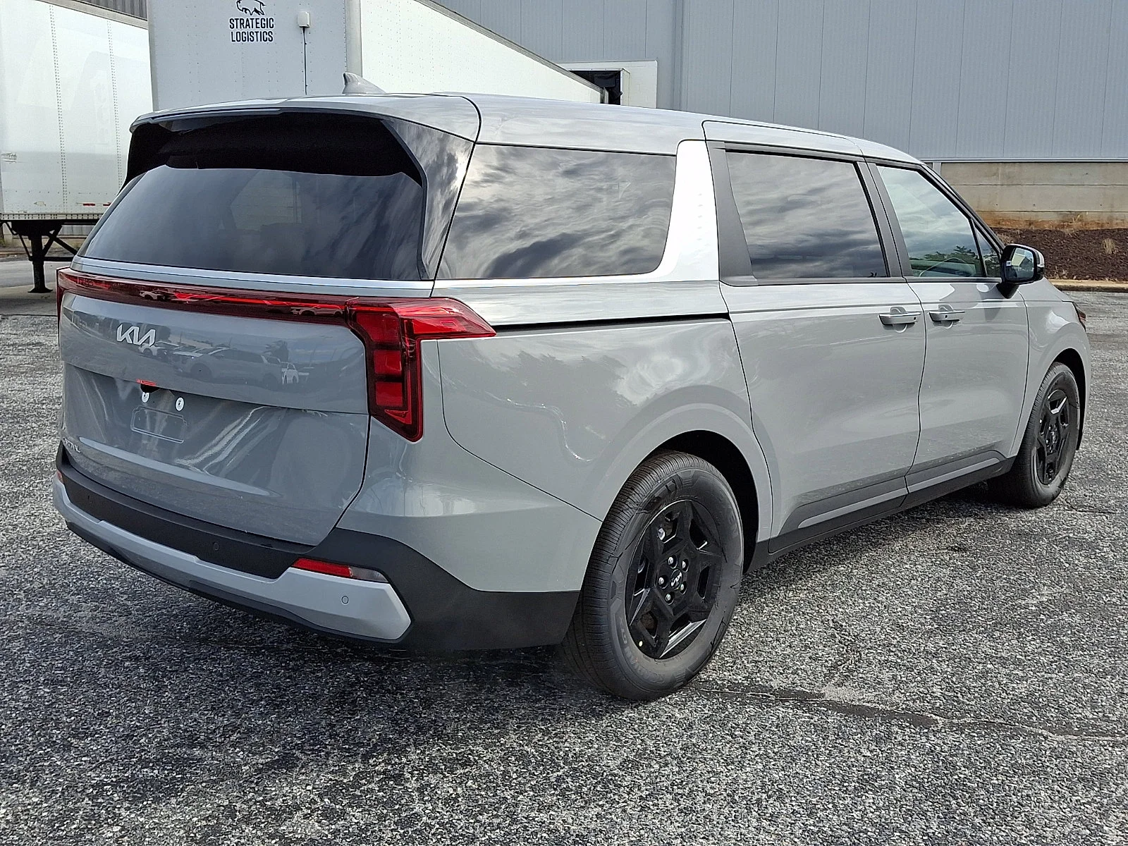 New 2027 Silver Kia LXS image 7