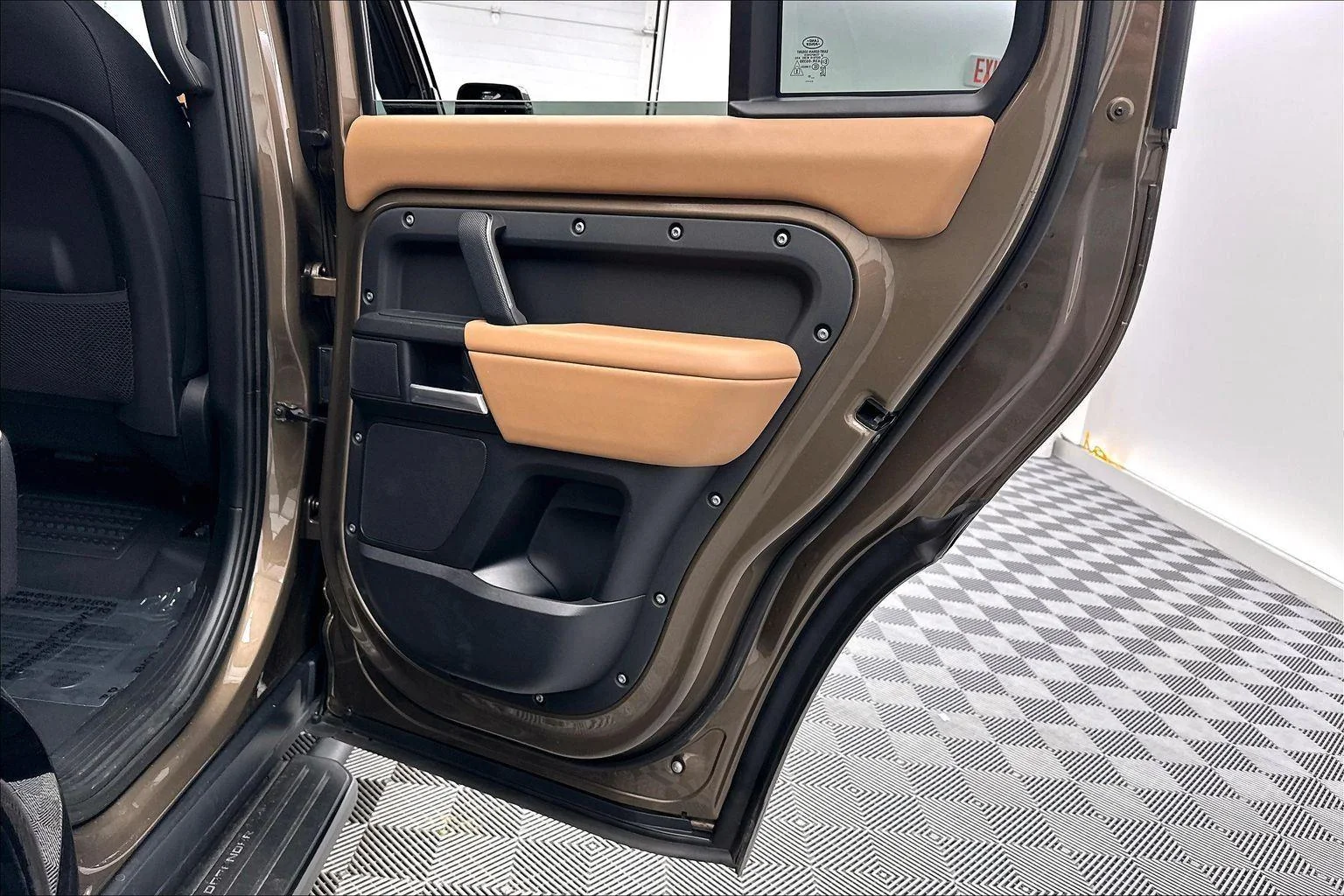 Used 2025 Gondwana Stone Metallic Land Rover X image 27