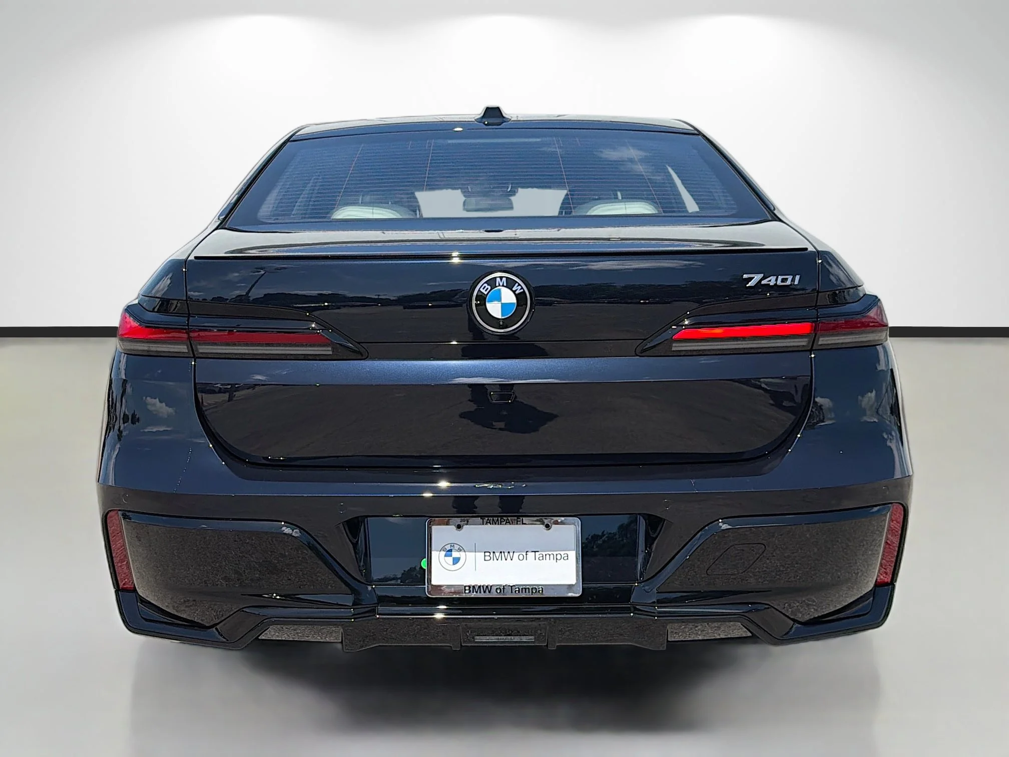 New 2026 Carbon Black Metallic BMW 740i image 4
