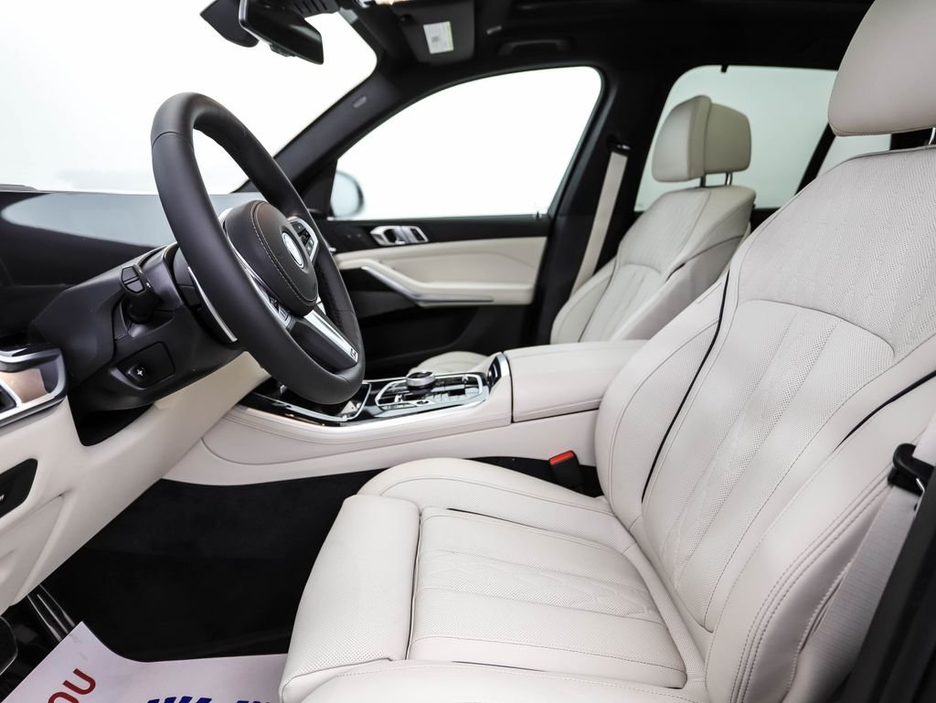 New 2026 Gray Metallic BMW xDrive50e image 11