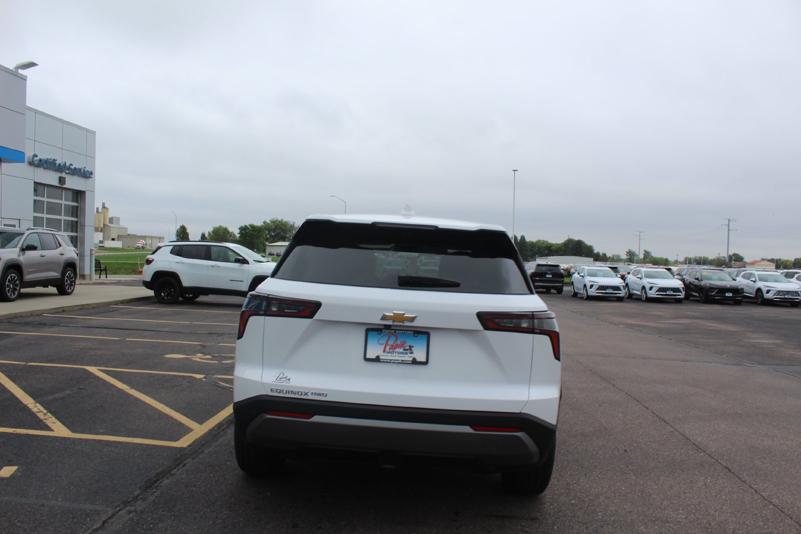 New 2027 Summit White Chevrolet LT image 3