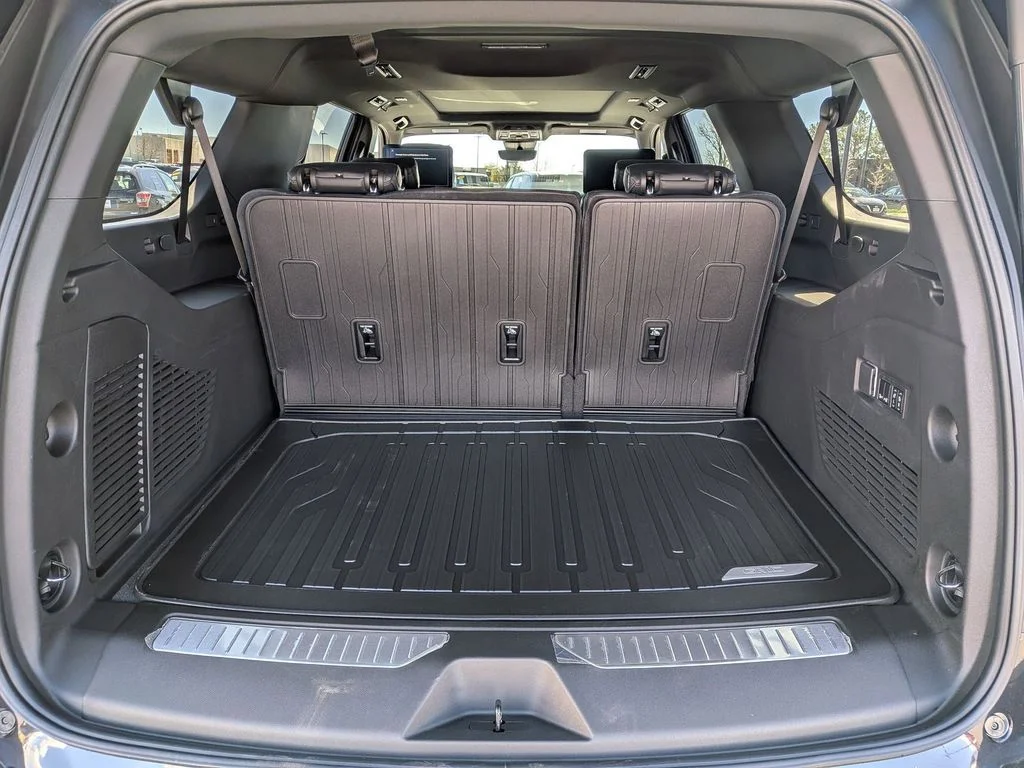 2026 GMC Yukon XL Denali - Photo 6