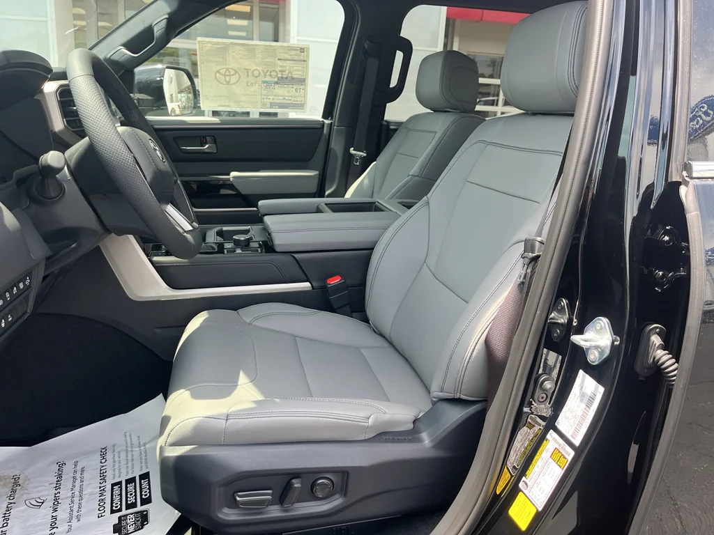 2026 Toyota Tundra Limited - Photo 13