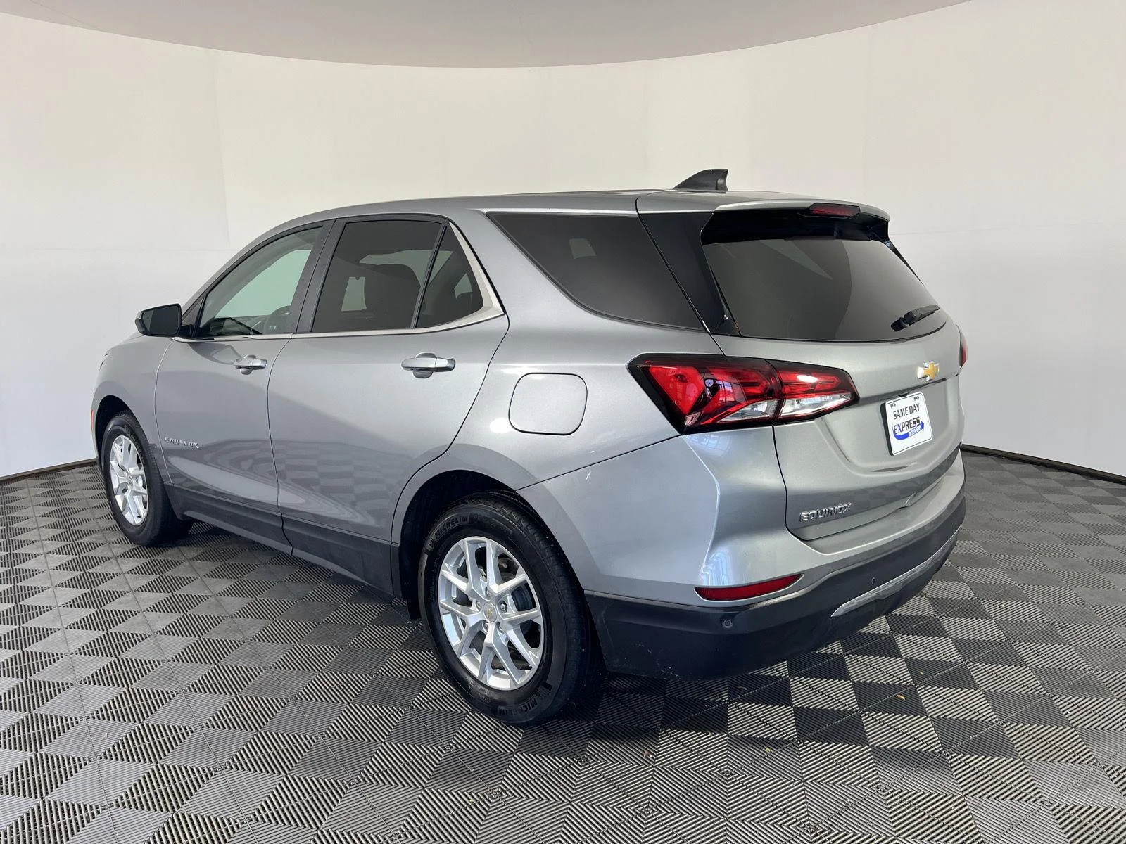 Used 2024 Sterling Gray Metallic Chevrolet LT image 25
