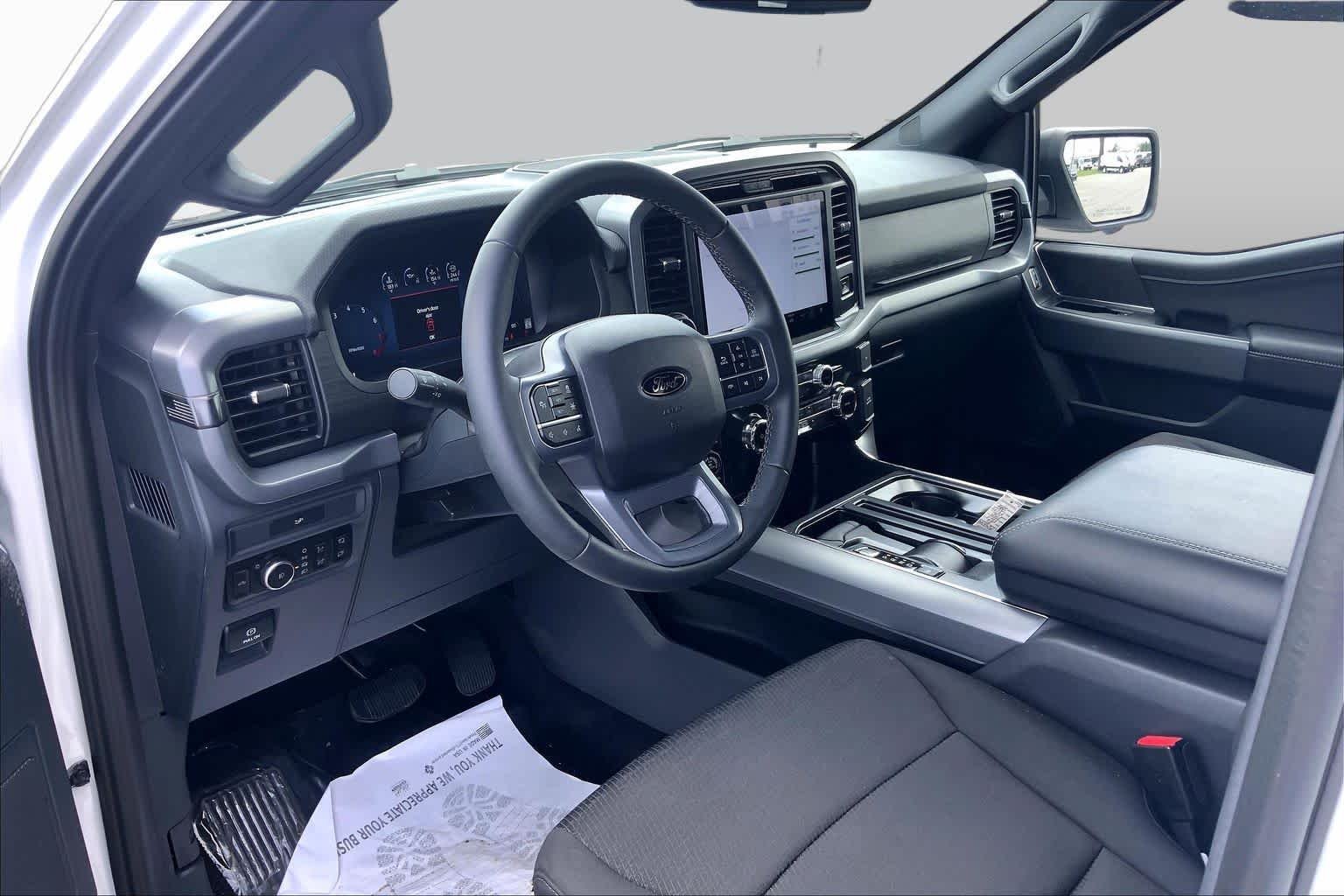 New 2026 Oxford White Ford XLT image 8