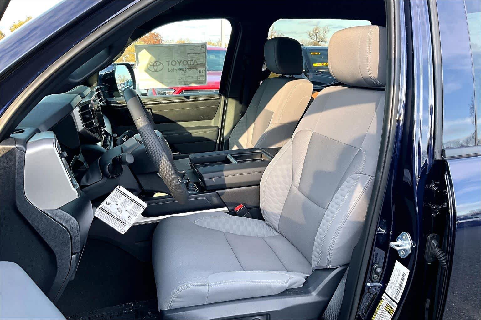 2025 Toyota Tundra SR5 - Photo 9