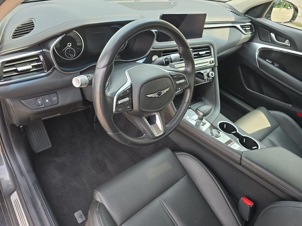 2025 GENESIS G70 Standard - Photo 16