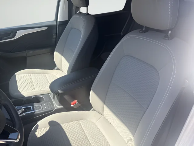 Used 2022 Blue Ford SE image 18