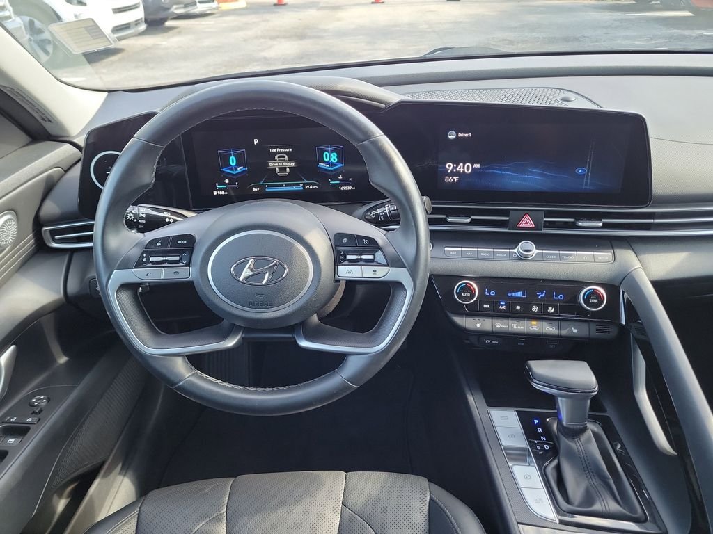Used 2021 Black Hyundai Limited image 17