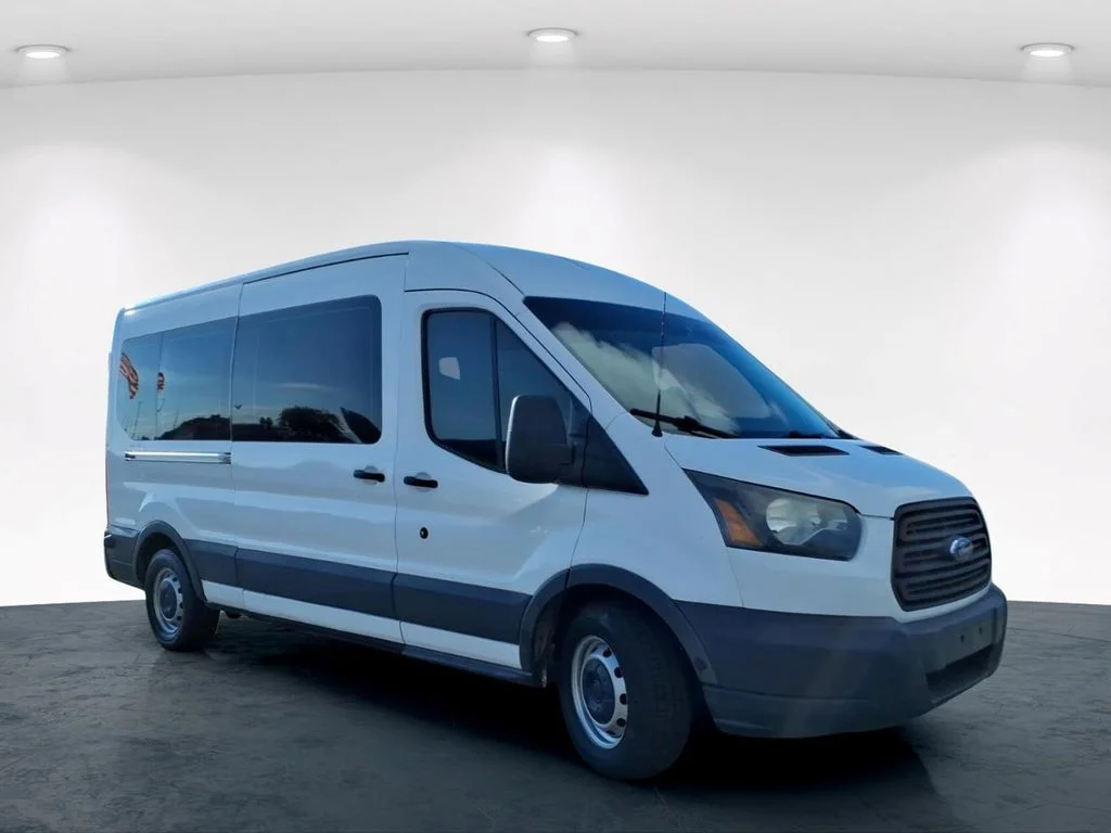 Used 2015 White Ford XL image 4