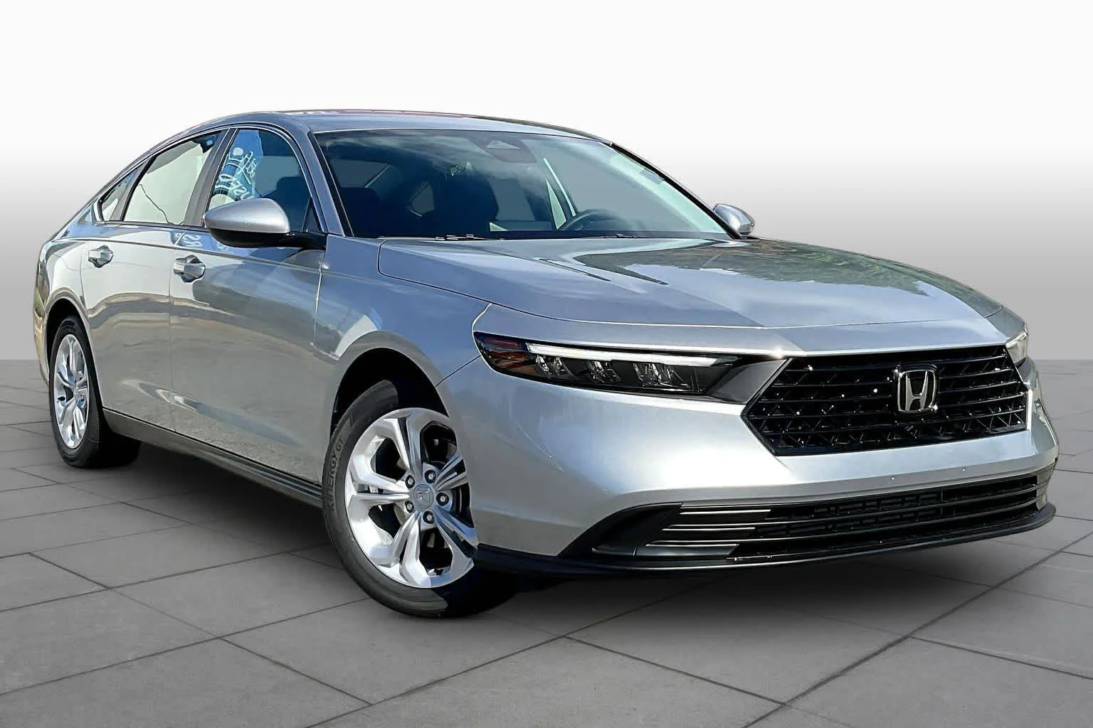 New 2026 Solar Silver Metallic Honda LX image 2