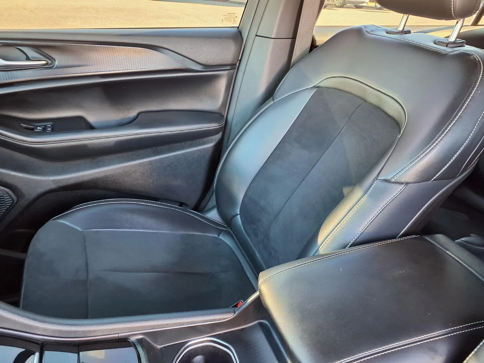 Used 2023 Silver Zynith Jeep Altitude image 21