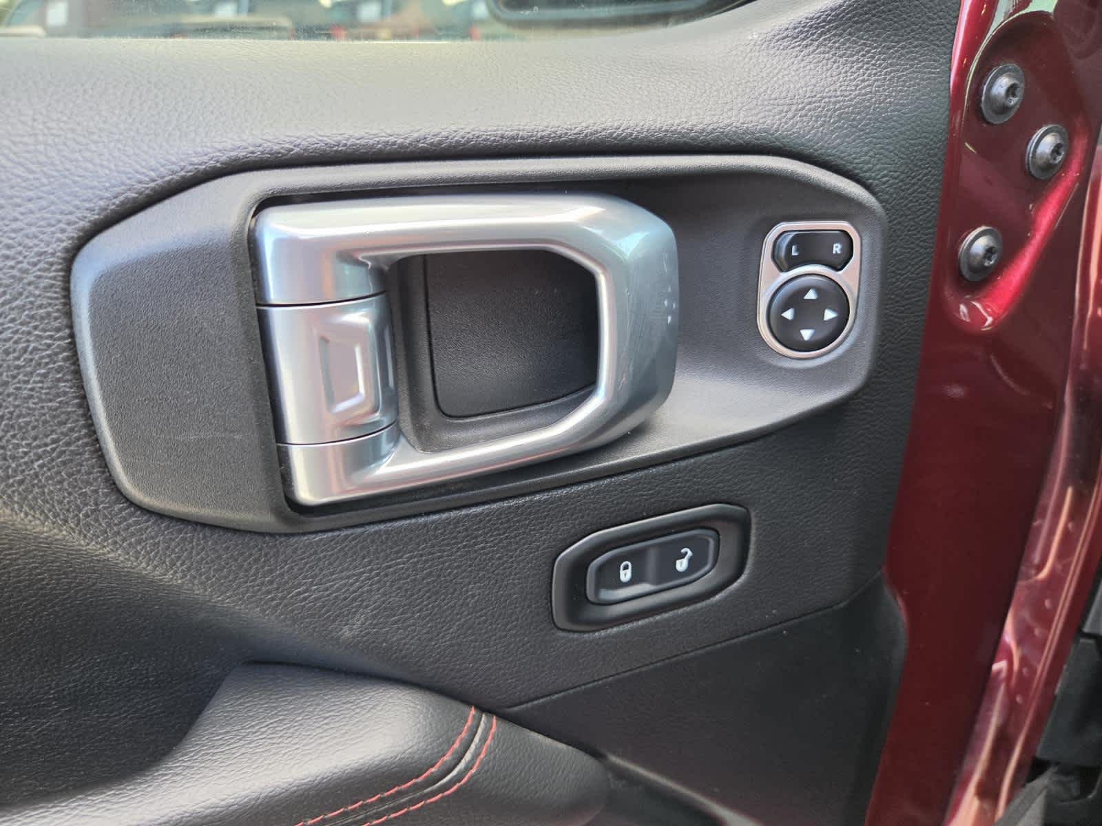 Used 2021 Snazzberry Pearlcoat Jeep Unlimited Rubicon image 15