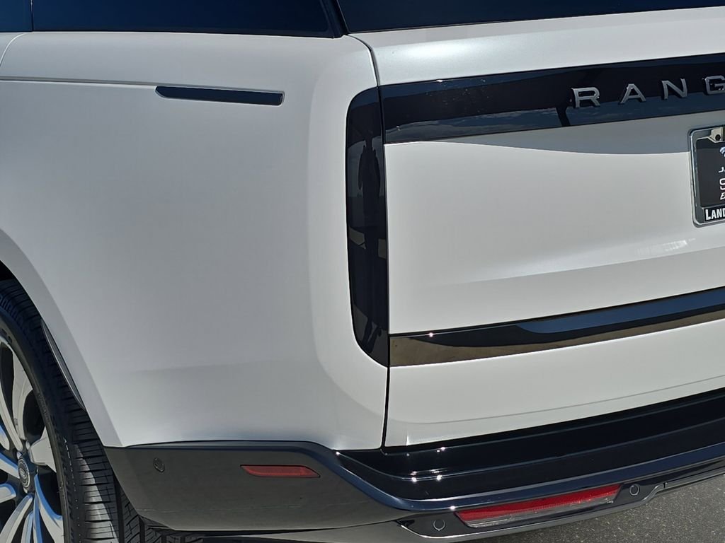 New 2025 Icy White Satin Land Rover SV LWB image 35