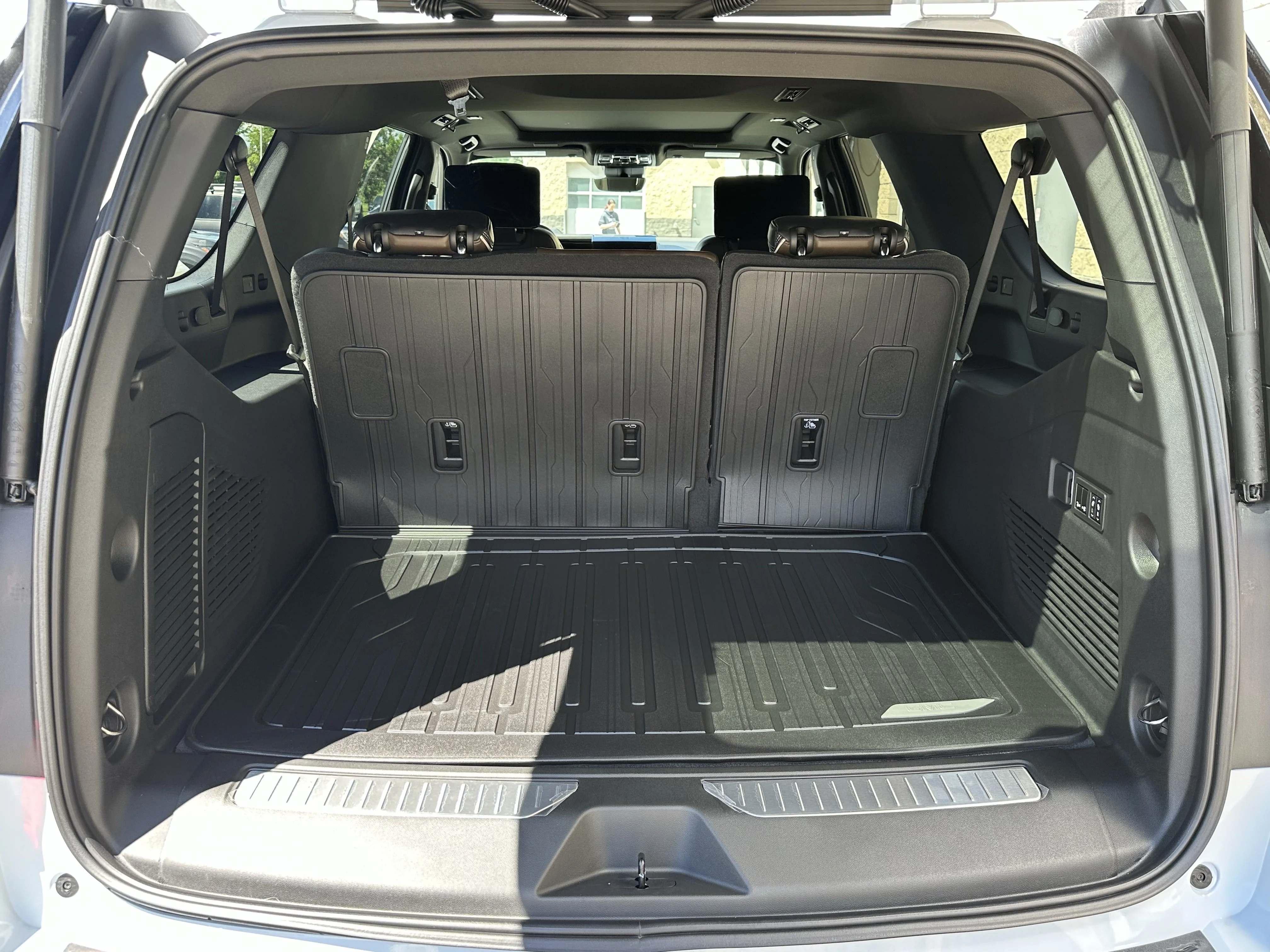 New 2026 Glacier White Tricoat GMC Denali Ultimate image 8