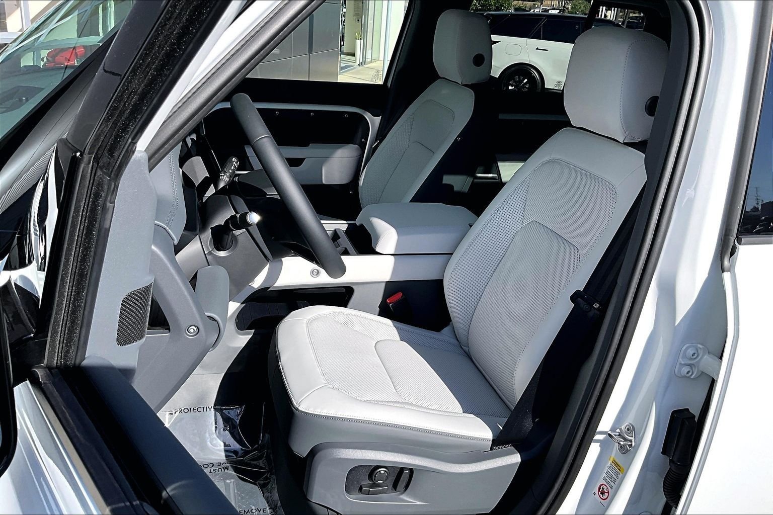 New 2026 Fuji White Land Rover X-Dynamic SE image 9