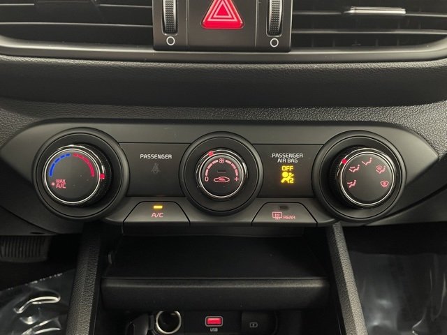 2024 Kia Forte LXS photo 4