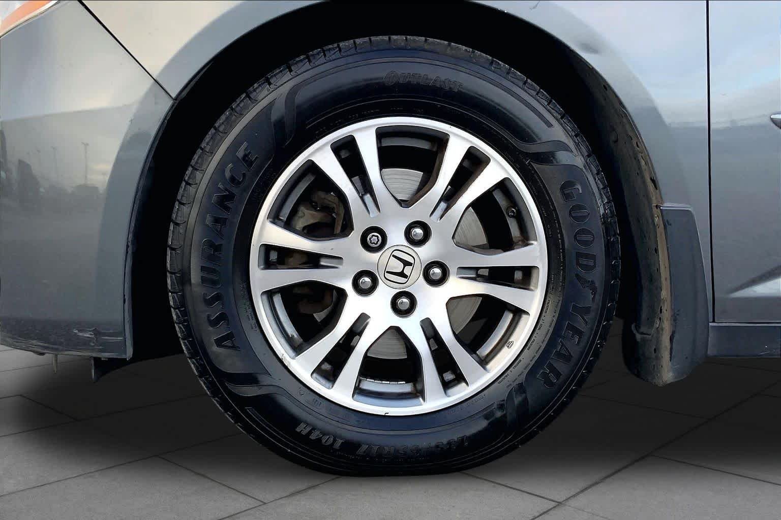 Used 2013 Polished Metal Metallic Honda EX-L image 11