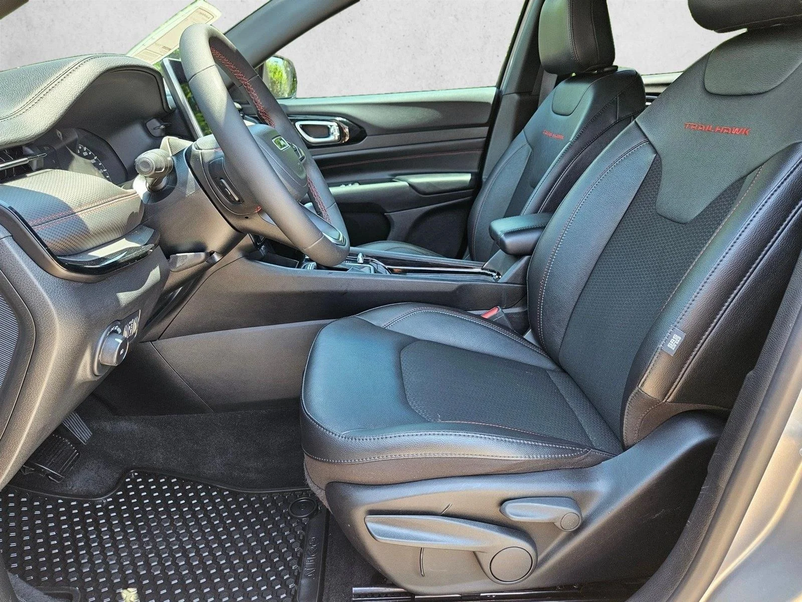 Used 2023 Billet Silver Metallic Clearcoat Jeep Trailhawk image 16
