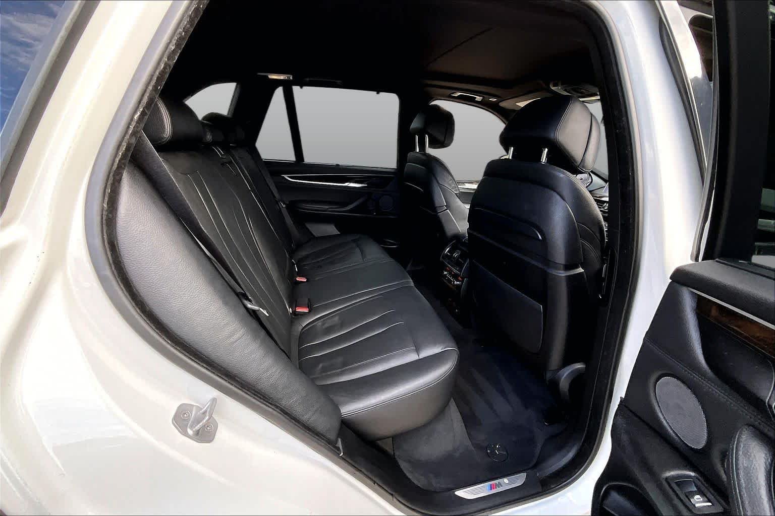 Used 2016 Mineral White Metallic BMW xDrive40e image 21