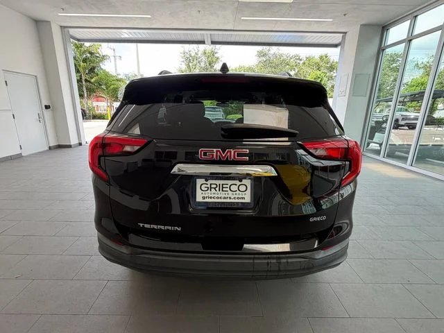 Used 2018 Black GMC SLE image 13