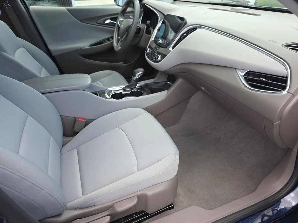 Used 2021 Blue Chevrolet LT image 25