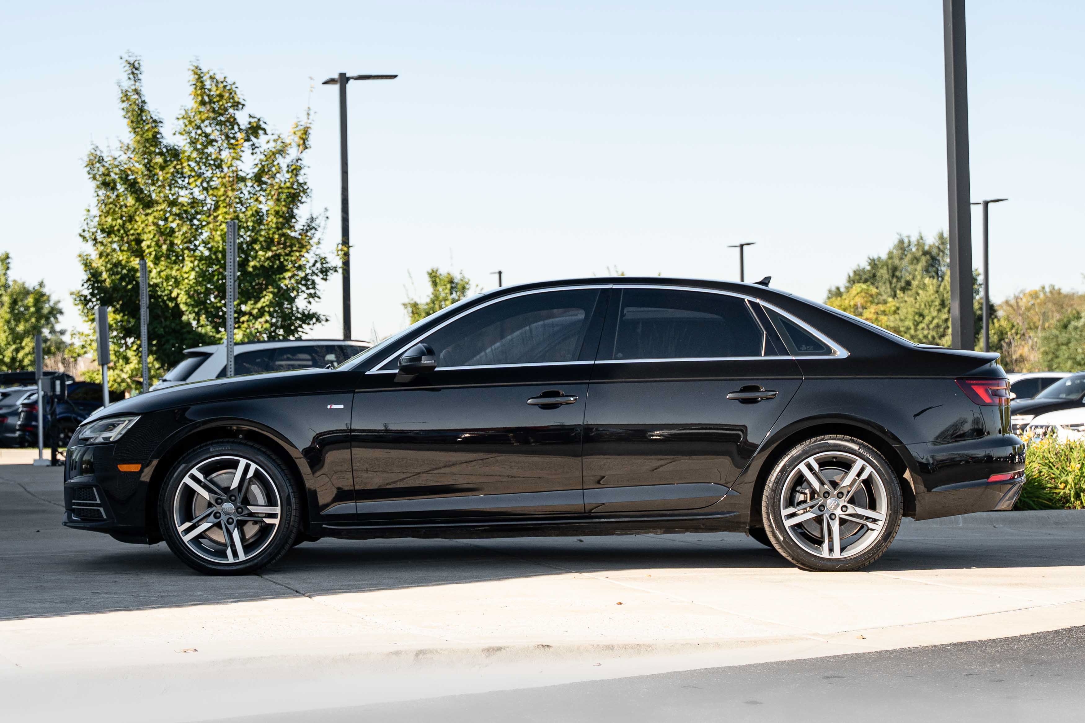 Used 2018 Mythos Black Metallic Audi Tech Premium Plus image 6