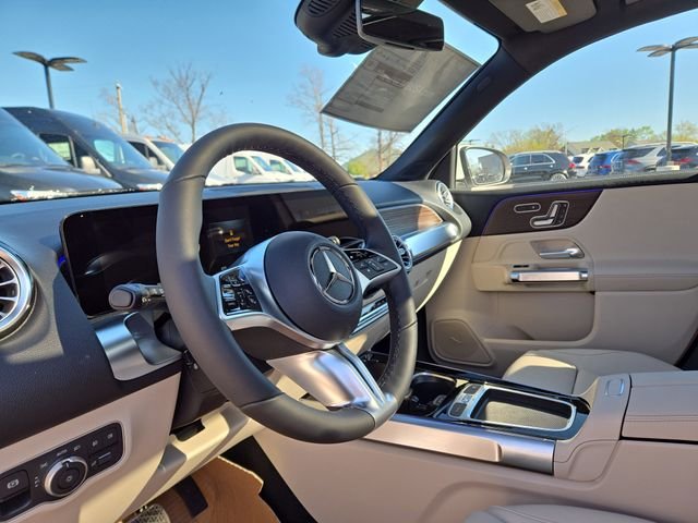 New 2026 Polar White Mercedes-Benz GLB250 image 25