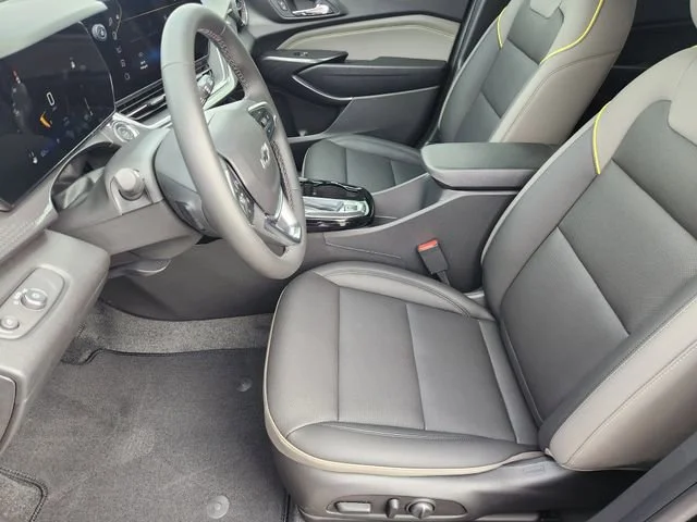 New 2026 Mosaic Black Metallic Chevrolet ACTIV image 14