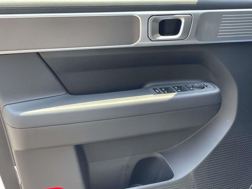 New 2027 White Hyundai SE AWD image 16