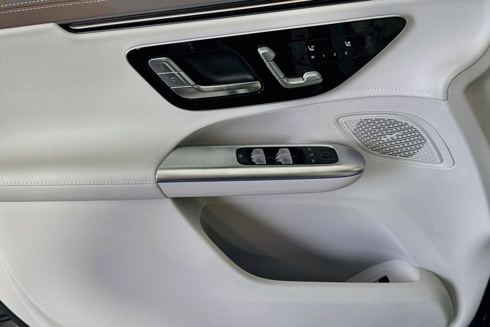 New 2027 Black Mercedes-Benz EQE 320 image 16