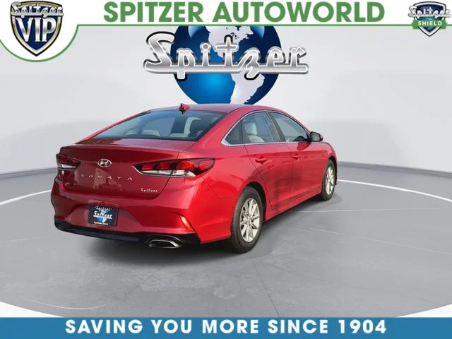 Used 2019 Red Hyundai SE image 9