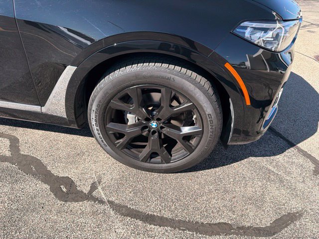 Used 2021 Jet Black BMW xDrive40i image 4