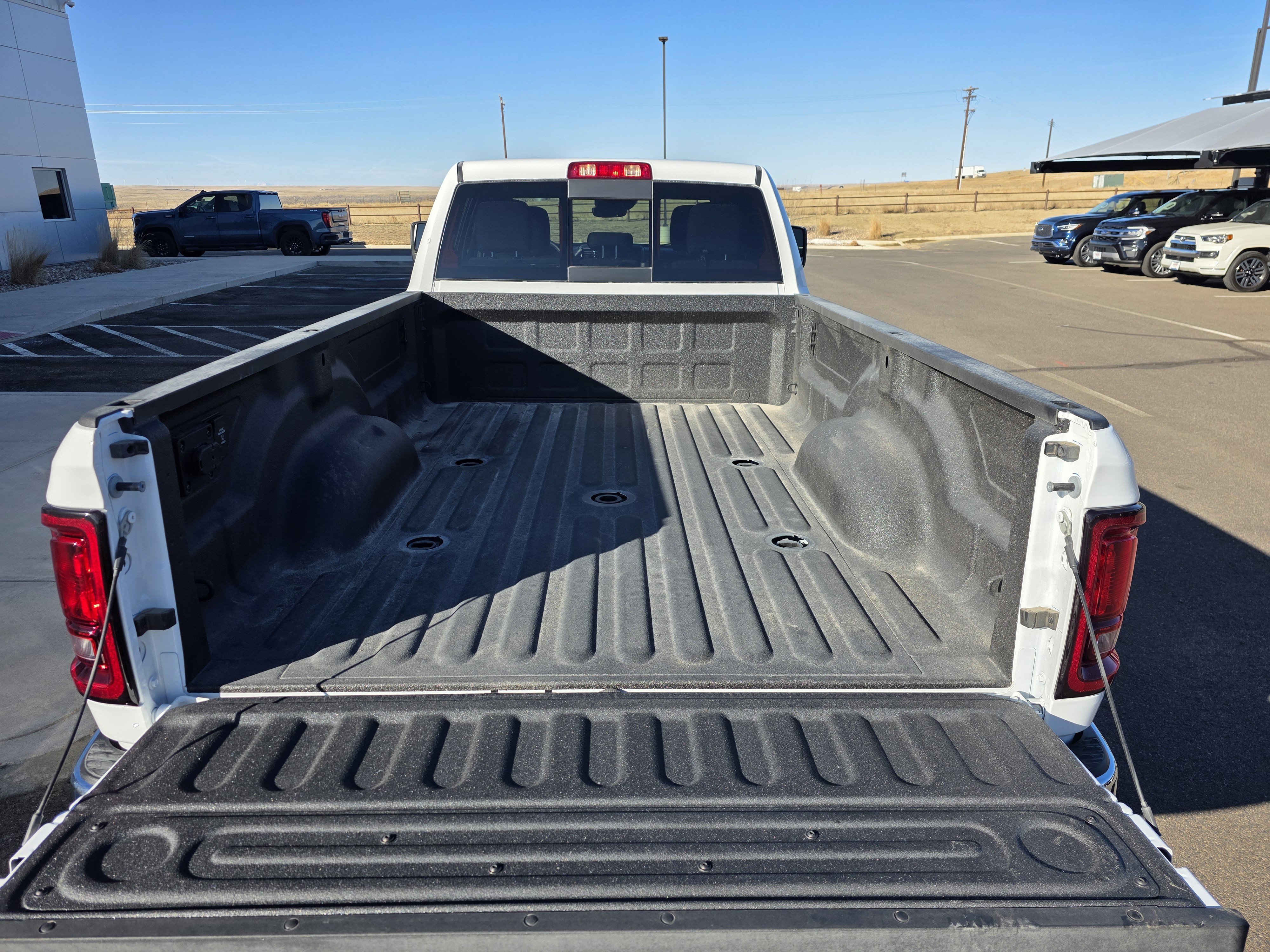 New 2026 Bright White Clear-Coat Exterior Paint RAM Tradesman image 13