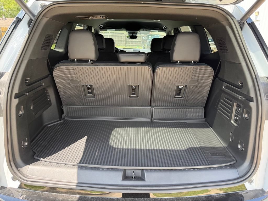 2026 GMC Acadia Denali - Photo 18