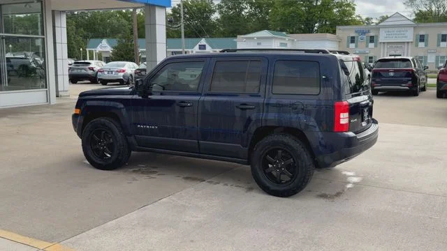 Used 2016 Blue Jeep Sport image 7