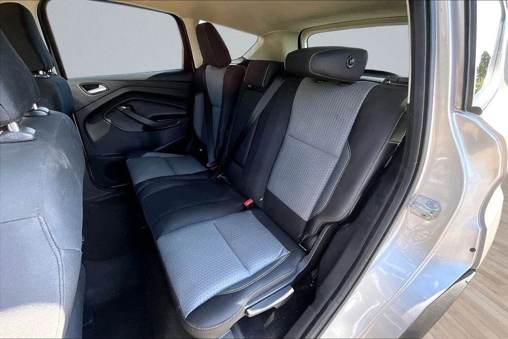 Used 2018 Silver Ford SE image 23