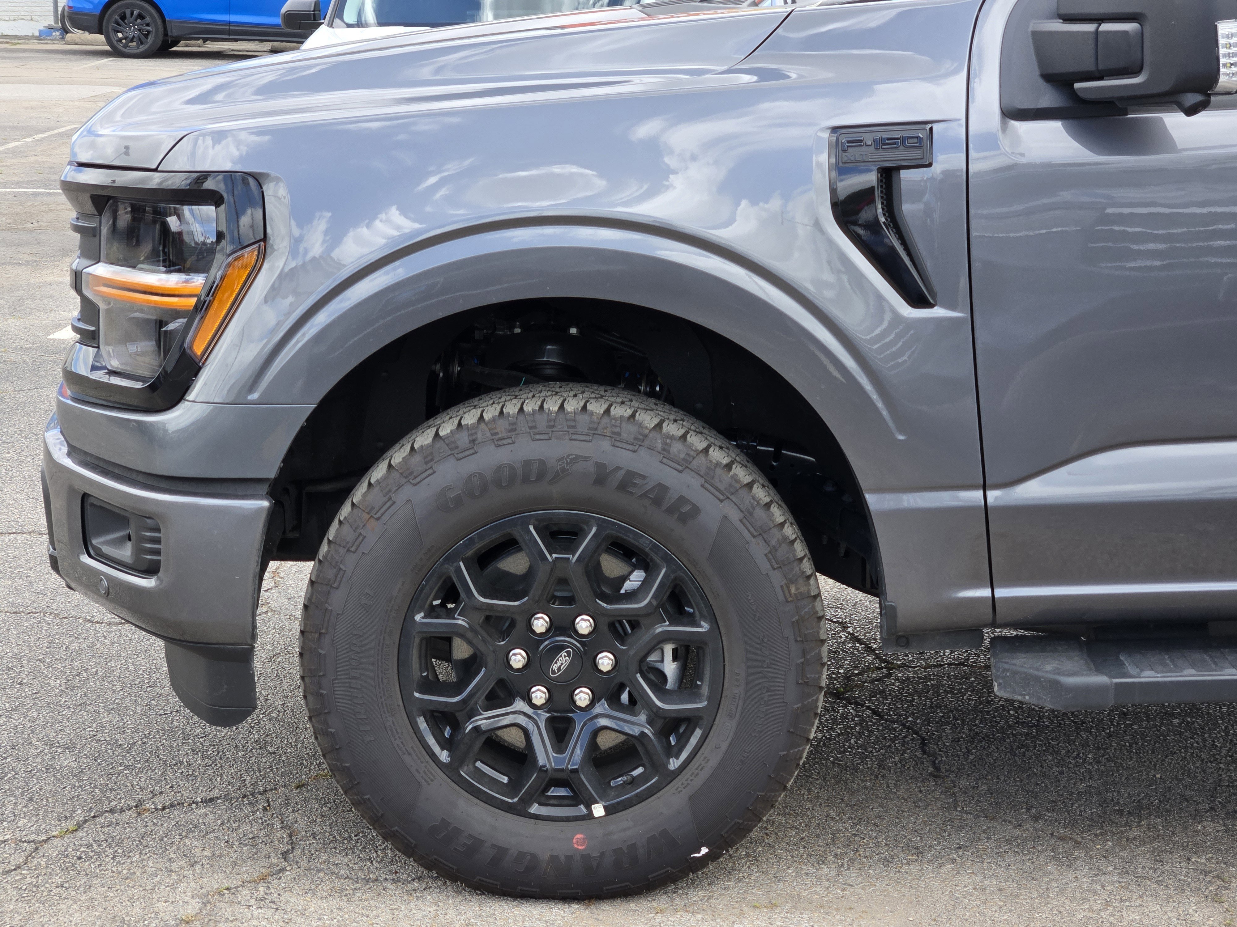 New 2026 Carbonized Gray Metallic Ford XLT image 6