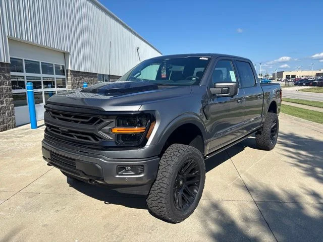 New 2026 Carbonized Gray Metallic Ford XLT image 3
