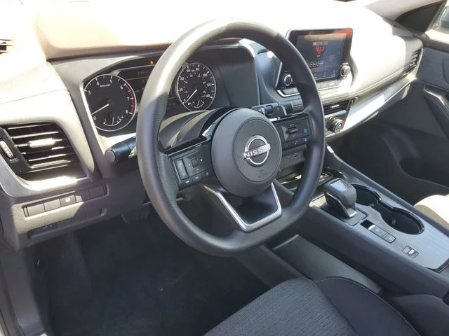 Used 2022 Gray Nissan SV image 17