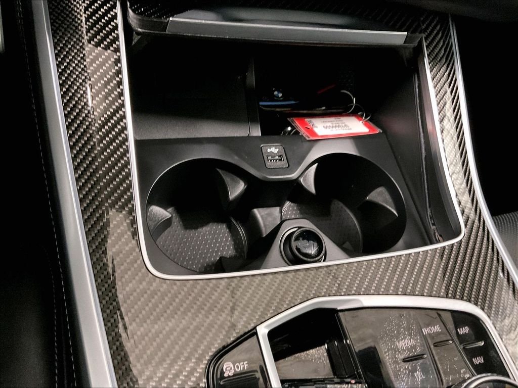 Used 2025 White BMW M60i image 27