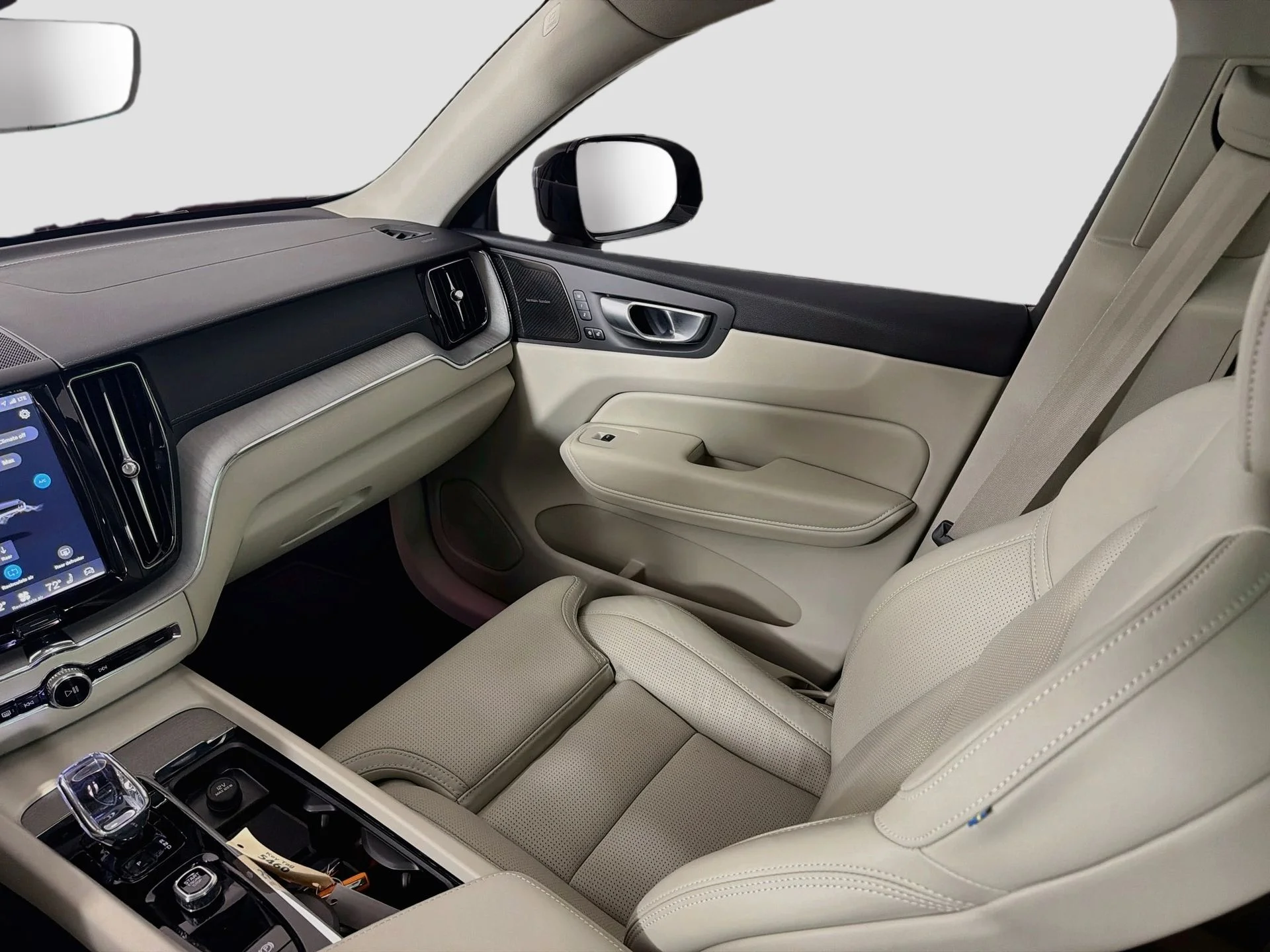 Certified Used 2024 Fusion Red Volvo Ultimate image 26