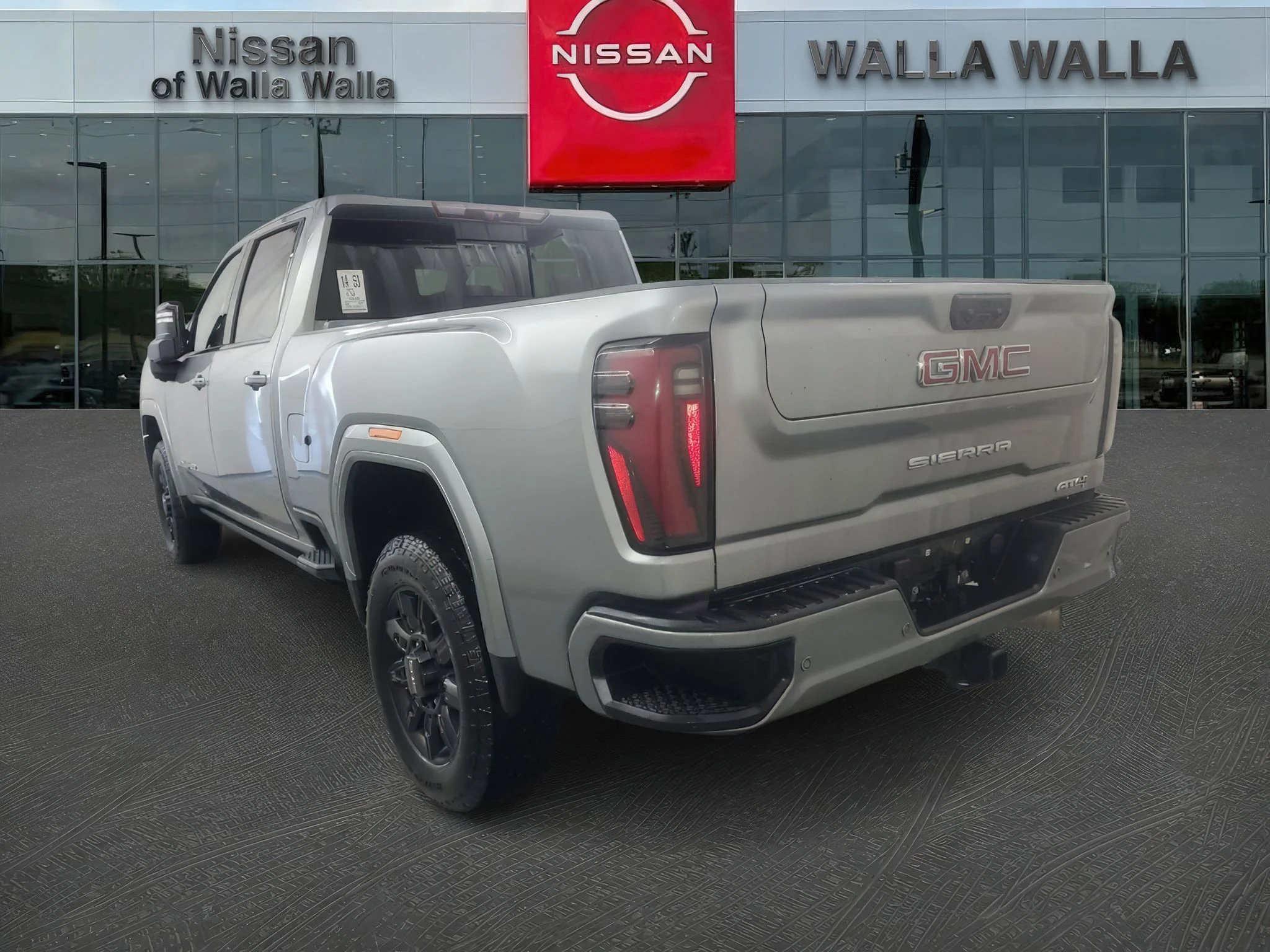 Used 2025 Sterling Metallic GMC AT4 image 3