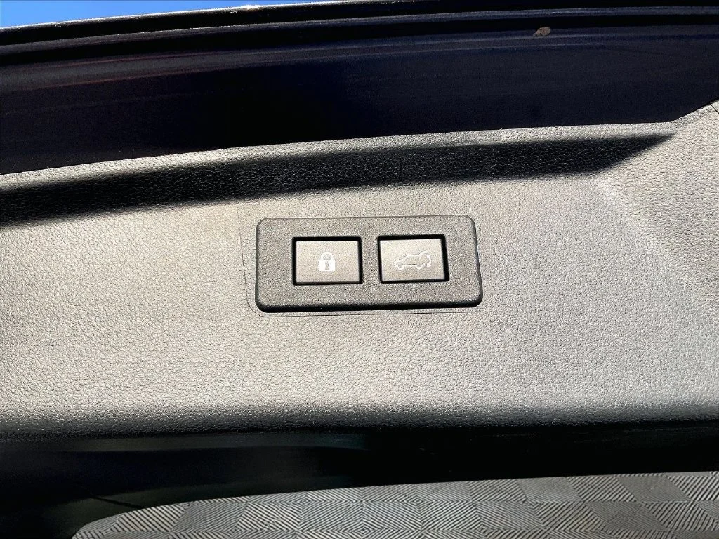 Used 2025 Magnetite Gray Metallic Subaru Premium image 34