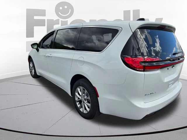 New 2027 Bright White Clear-Coat Exterior Paint Chrysler Select image 7