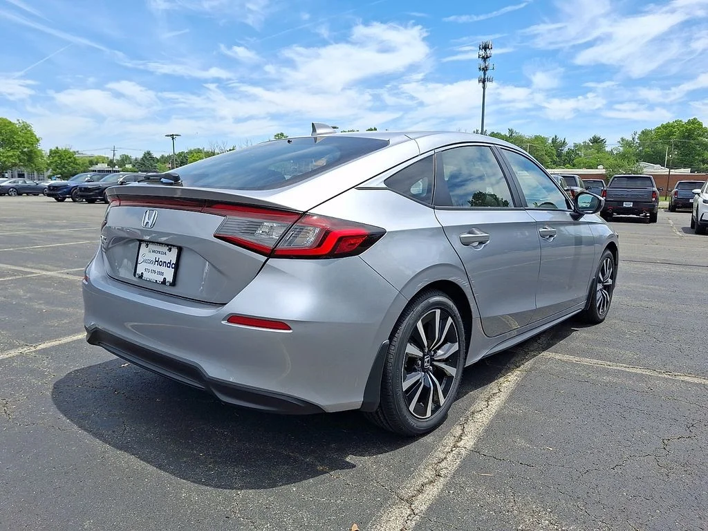 Certified Used 2024 Lunar Silver Metallic Honda EX-L image 6
