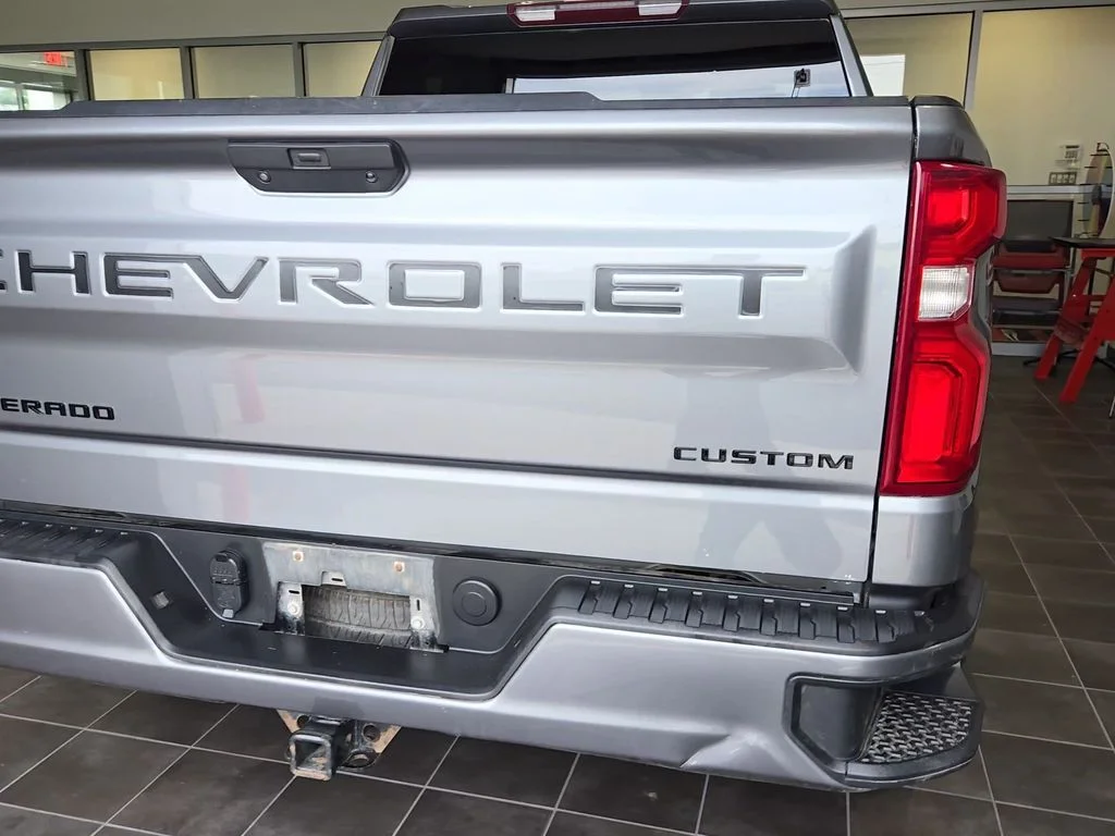 Used 2021 Gray Chevrolet Custom image 5
