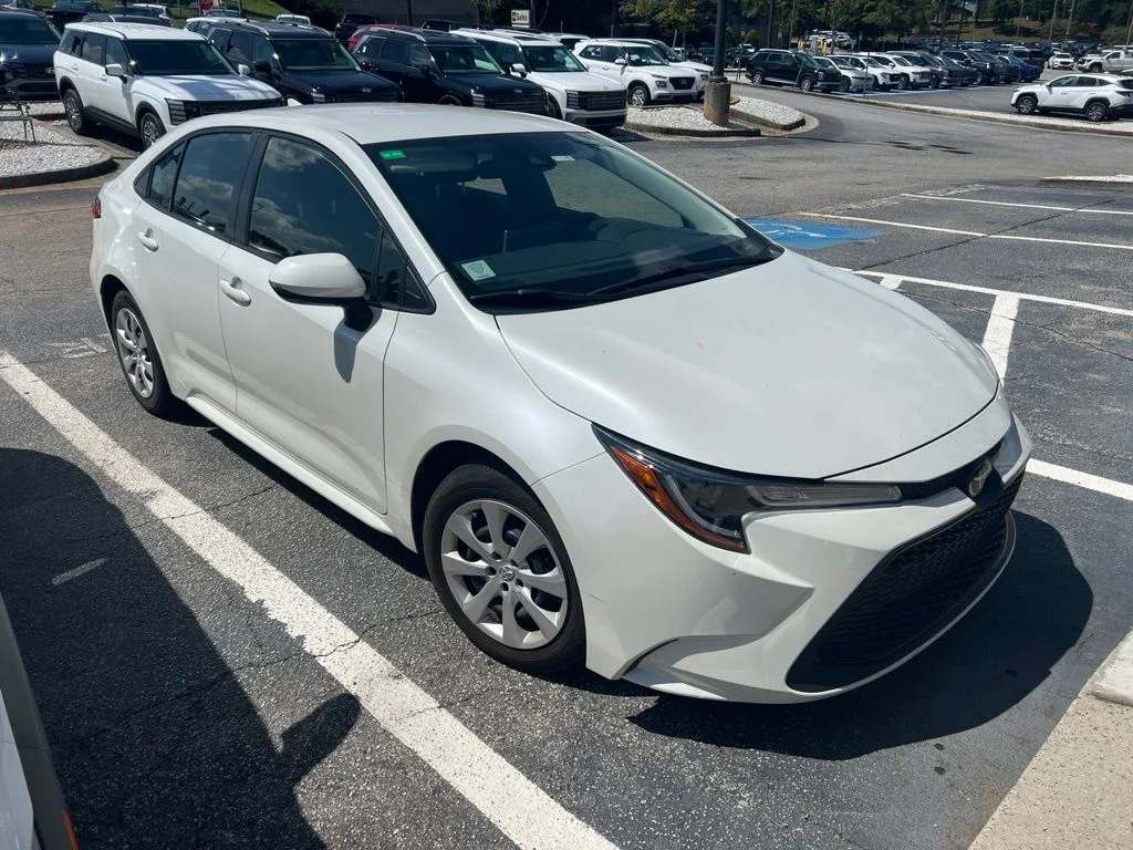 Used 2020 White Toyota LE image 6