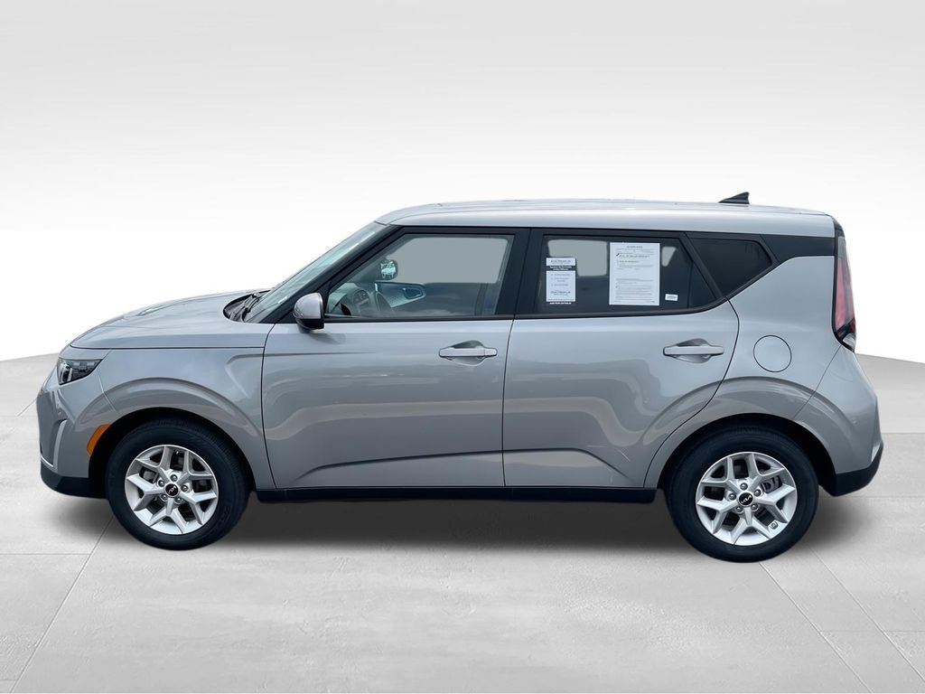 Used 2025 Gray Kia LX image 5