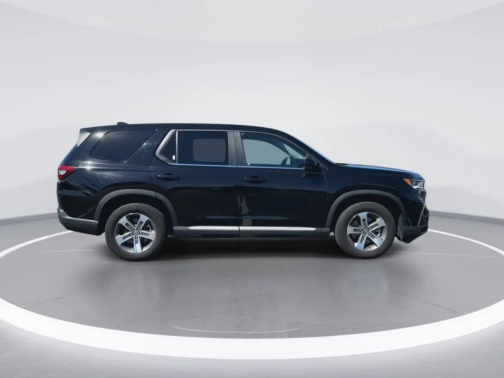 Used 2023 Black Honda EX-L image 9
